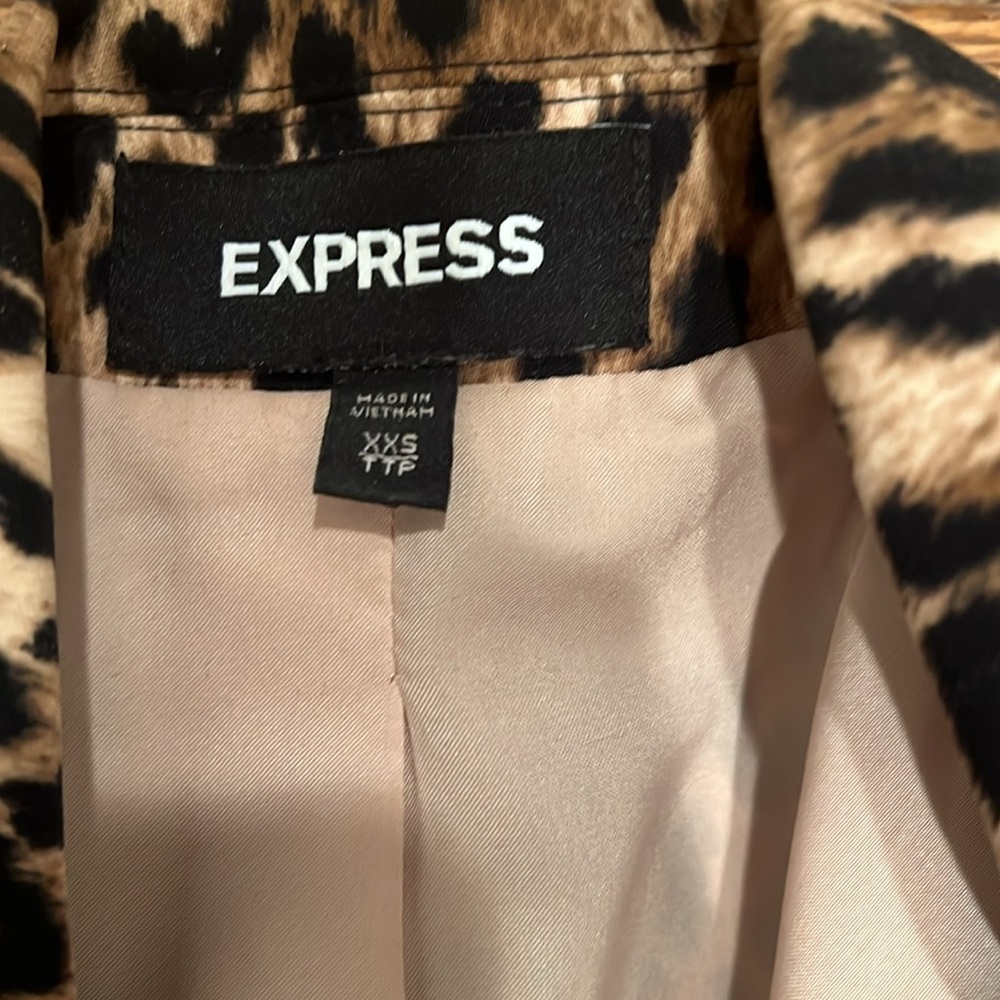 Express Cheetah Blazer - Picture 5 of 7